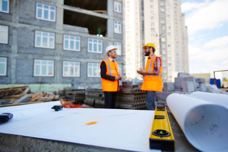 Dvidešimt penkerius metus mano patėvis be atokvėpio dirbo statybose, tyliai puoselėdamas didžiulę svajonę dėl manęs: pamatyti, kaip gaunu daktaro laipsnį… Gynimo dieną profesoriaus nustebęs žvilgsnis paliko visą salę be žado